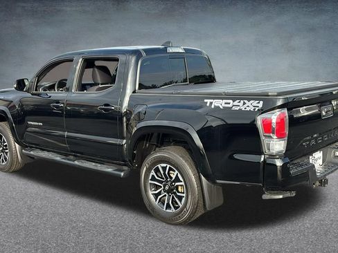 Used 2023 Toyota Tacoma TRD Sport w/ Technology Package AWD/4WD image 4