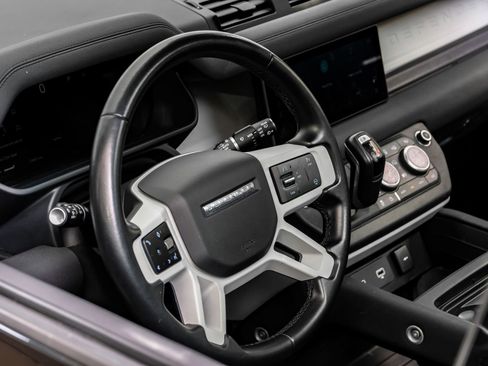 Used 2023 Land Rover Defender 110 SE image 20