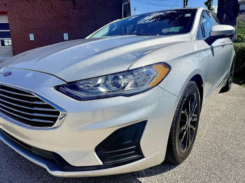 Used 2019 Ford Fusion SE FWD image 13