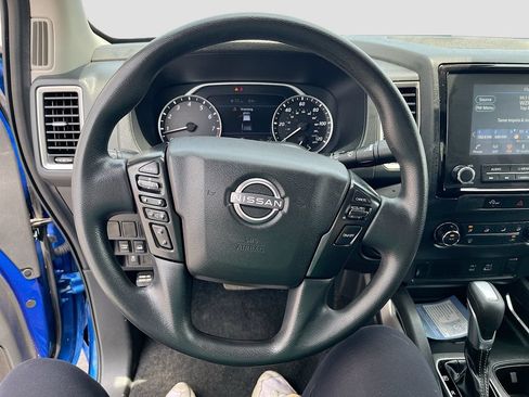 Used 2024 Nissan Frontier SV AWD/4WD image 11