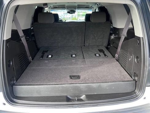 Used 2017 GMC Yukon SLE w/ SLE Value Package image 25