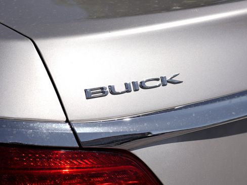 Used 2015 Buick LaCrosse Premium FWD image 8