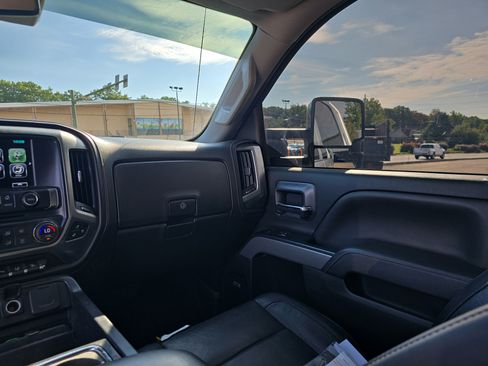 Used 2019 Chevrolet Silverado 2500 LTZ w/ Vortec Plus Package AWD/4WD image 14