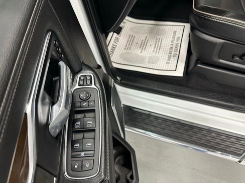 Used 2024 RAM 2500 Laramie image 9