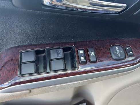 Used 2014 Toyota Camry XLE image 19