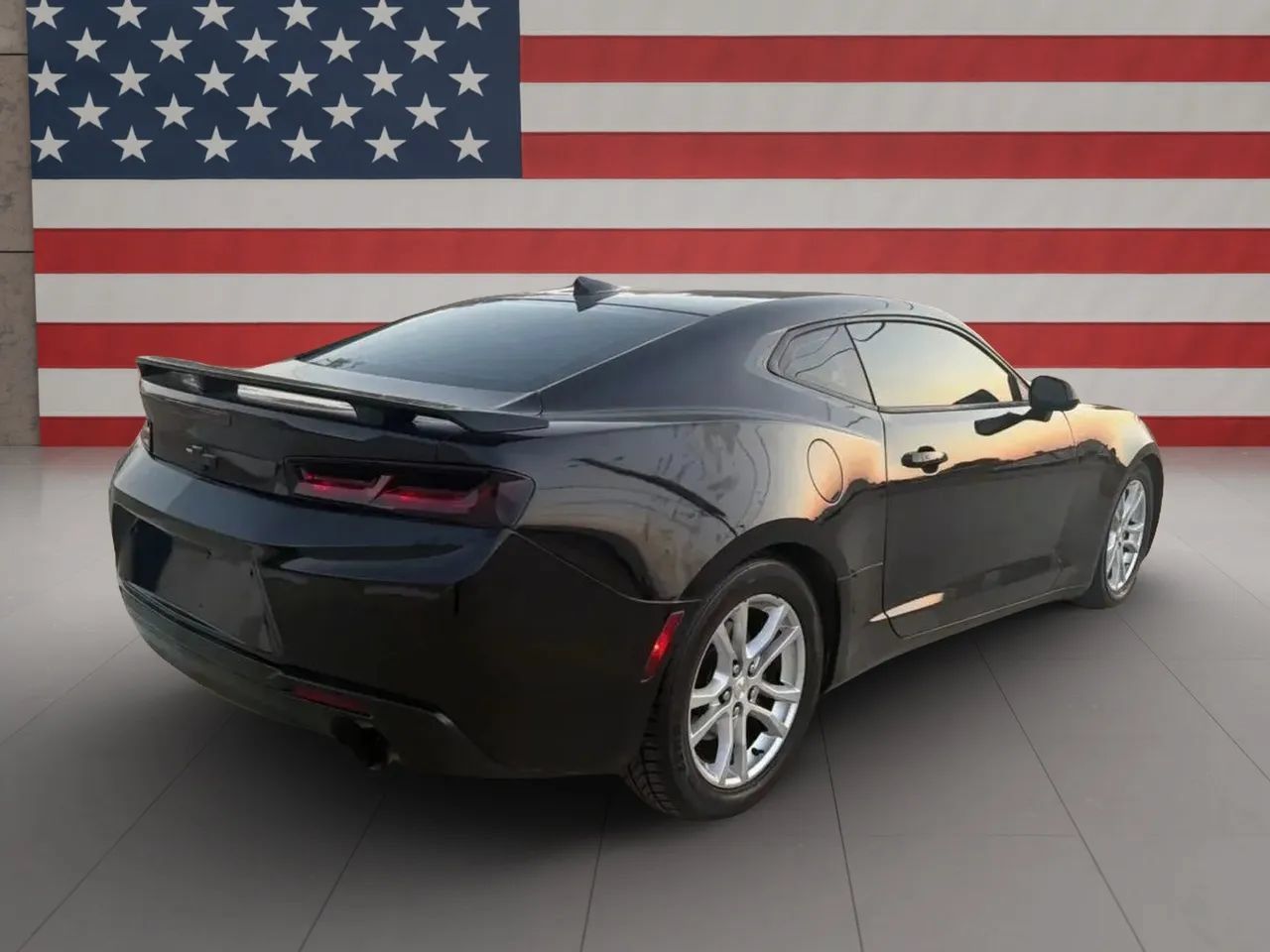 Used 2016 Chevrolet Camaro LT RWD image 6