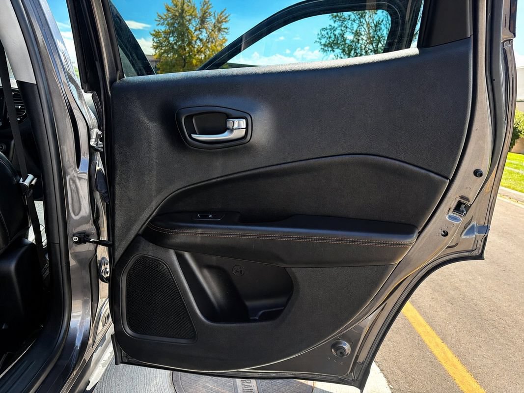 Used 2018 Jeep Compass Limited AWD/4WD image 19
