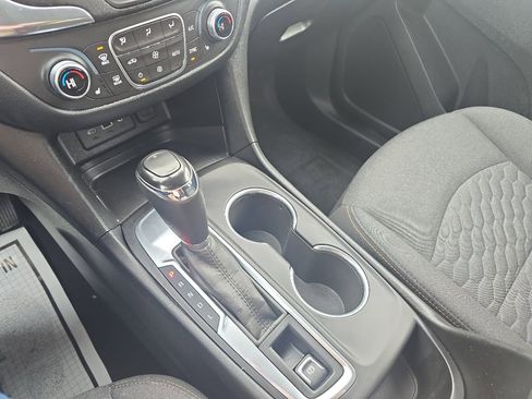 Used 2019 Chevrolet Equinox LT image 25