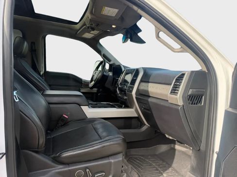 Used 2019 Ford F250 Lariat w/ Lariat Ultimate Package AWD/4WD image 12