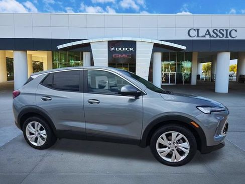 Used 2025 Buick Encore GX Preferred FWD image 9
