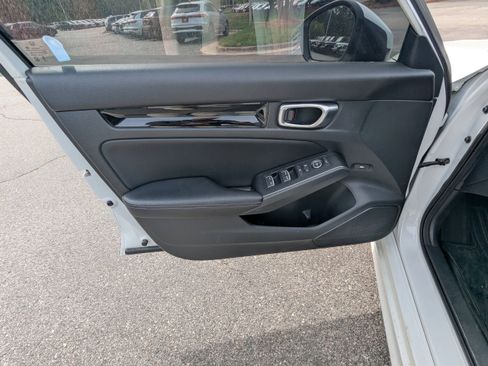 Used 2023 Honda Civic Touring image 17