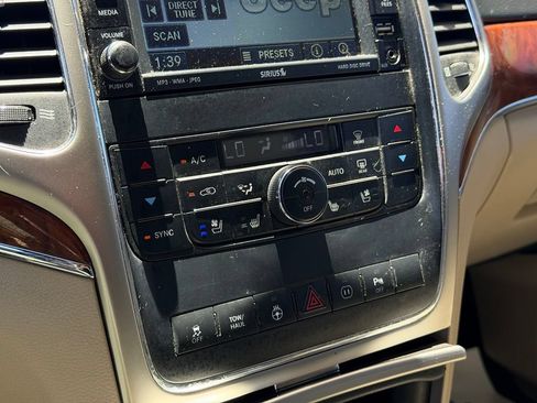Used 2011 Jeep Grand Cherokee Limited w/ Luxury Group II AWD/4WD image 31