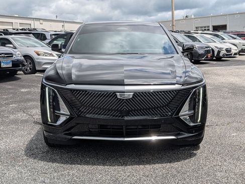 Used 2024 Cadillac Lyriq Tech AWD/4WD image 2