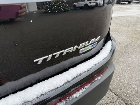 Used 2018 Ford Edge Titanium w/ Equipment Group 301A image 11