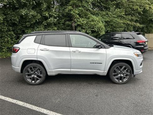 New 2025 Jeep Compass Limited w/ High Altitude Package image 9