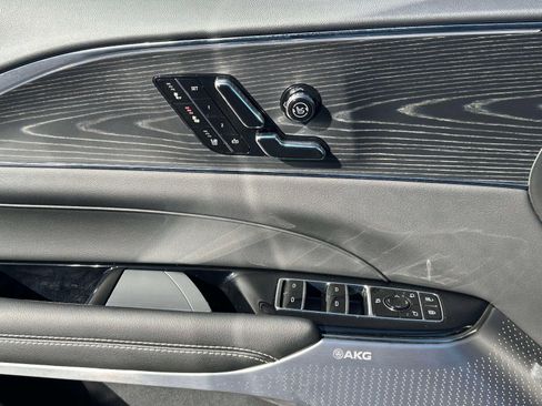 Certified 2024 Cadillac Lyriq Luxury image 23