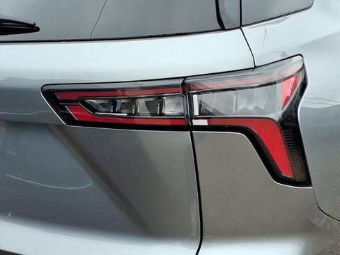 Used 2025 Chevrolet Equinox LT image 9