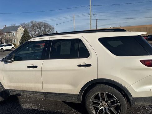 Used 2017 Ford Explorer Sport w/ Equipment Group 401A image 9