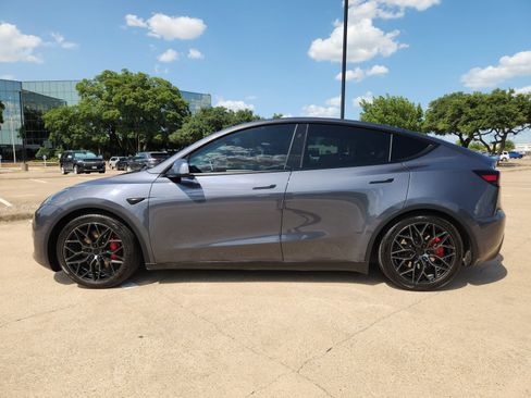 Used 2023 Tesla Model Y Performance AWD/4WD image 3