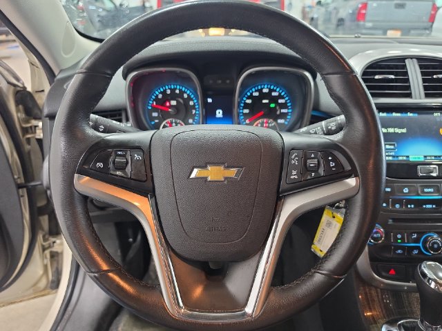 Used 2015 Chevrolet Malibu LT FWD image 13