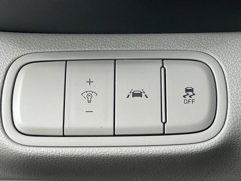 Used 2022 Hyundai Venue SEL FWD image 21
