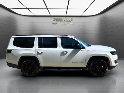 Used 2024 Jeep Wagoneer Series II image 11