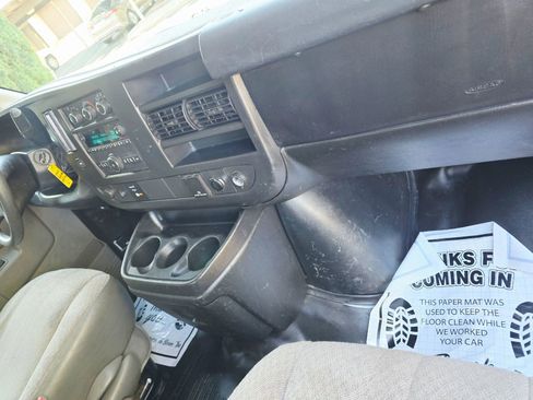 Used 2017 Chevrolet Express 2500 image 22