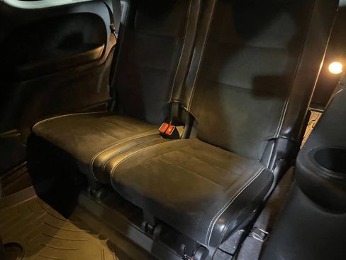 Used 2018 Dodge Durango SRT image 23