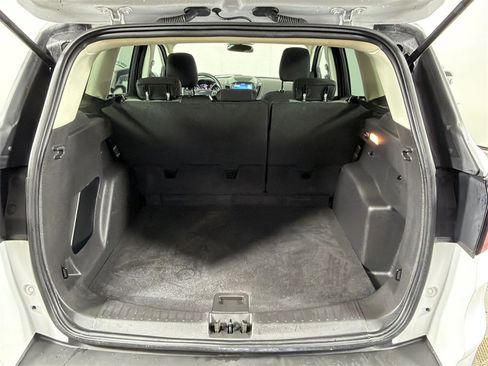 Used 2019 Ford Escape SE image 18