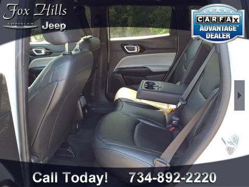Used 2025 Jeep Compass Limited AWD/4WD image 11