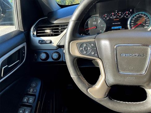 Used 2019 GMC Yukon XL Denali w/ Denali Ultimate Package image 17