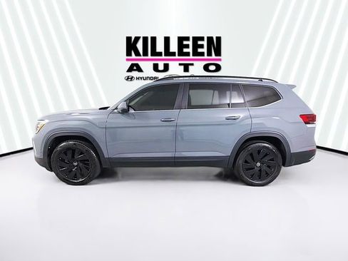 Used 2025 Volkswagen Atlas SE image 4