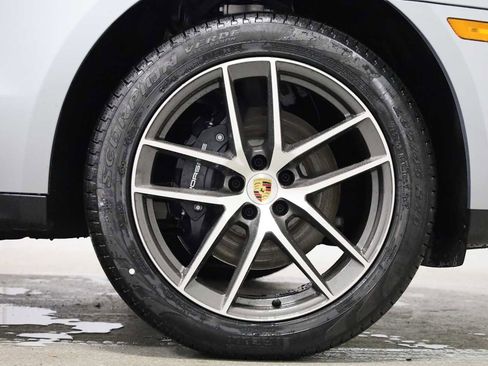 New 2026 Porsche Macan AWD/4WD image 12