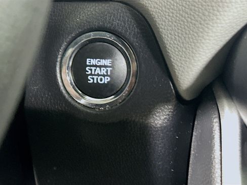 Used 2025 Toyota RAV4 XLE w/ Convenience Package FWD image 20