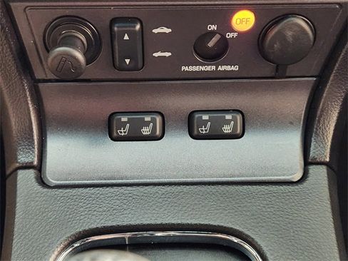 Used 2005 Ford Thunderbird image 17