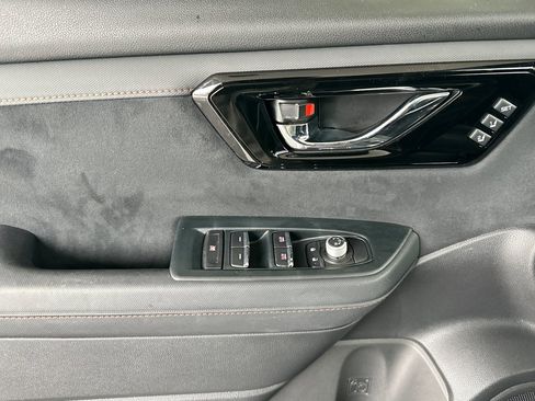 Used 2025 Subaru Forester Touring image 11