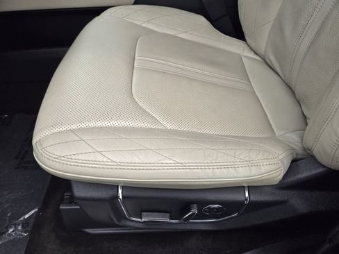 Certified 2020 Ford Expedition Platinum RWD image 23