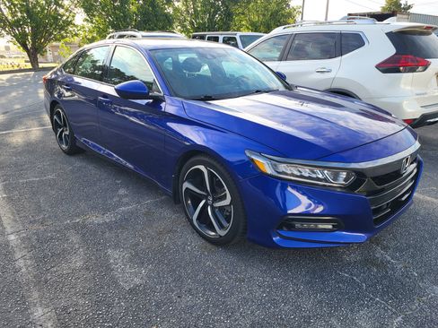 Used 2018 Honda Accord Sport image 3