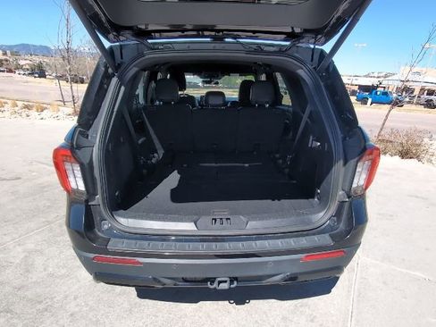Used 2025 Ford Explorer ST-Line w/ ST-Line Street Pack AWD/4WD image 27