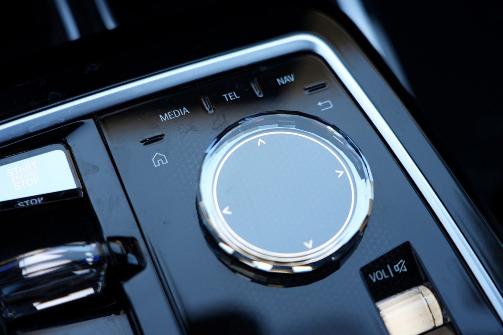 Used 2023 BMW 740i RWD image 36