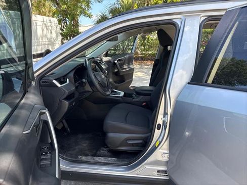 Used 2023 Toyota RAV4 LE AWD/4WD image 16
