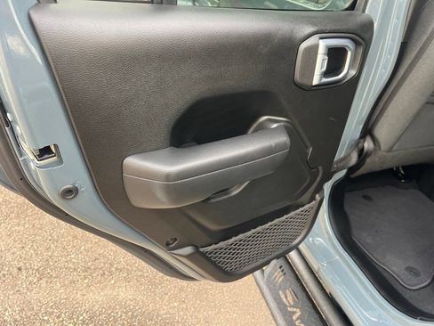 Certified 2024 Jeep Gladiator Sport AWD/4WD image 28
