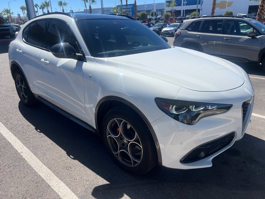 Used 2024 Alfa Romeo Stelvio Ti AWD/4WD image 30