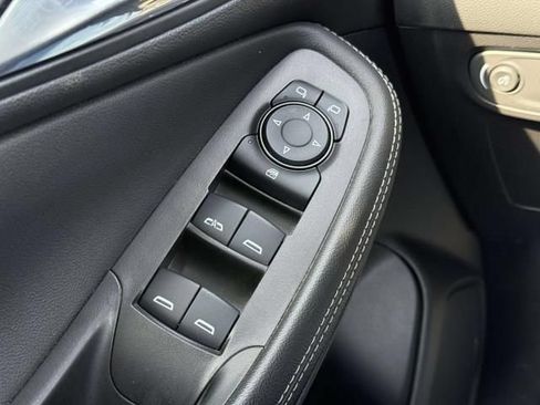 Used 2022 Buick Encore GX Preferred w/ Cold Weather Comfort Package AWD/4WD image 16