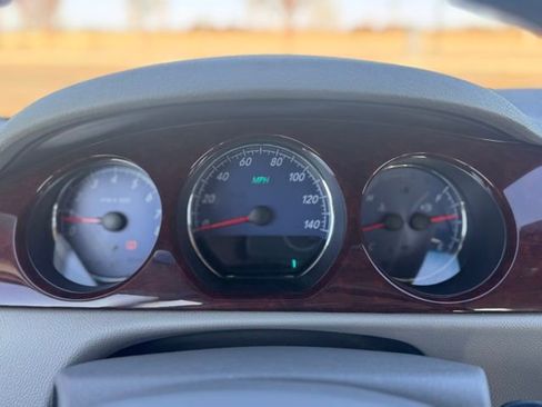 Used 2008 Buick Lucerne CXS image 12