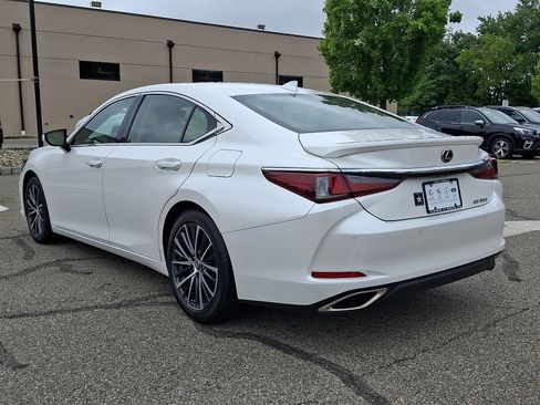 Certified 2023 Lexus ES 350 w/ Premium Package FWD image 4