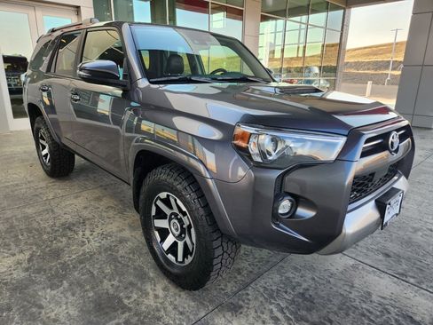 Used 2023 Toyota 4Runner TRD Off-Road Premium w/ Moonroof Package AWD/4WD image 11