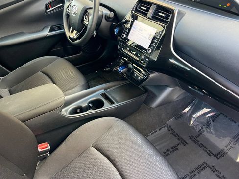 Certified 2022 Toyota Prius LE FWD image 16