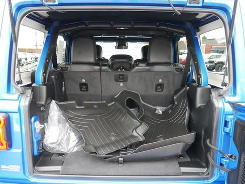 Used 2022 Jeep Wrangler Unlimited Sahara image 11