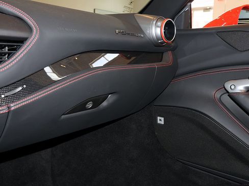 Certified 2021 Ferrari F8 Tributo RWD image 91
